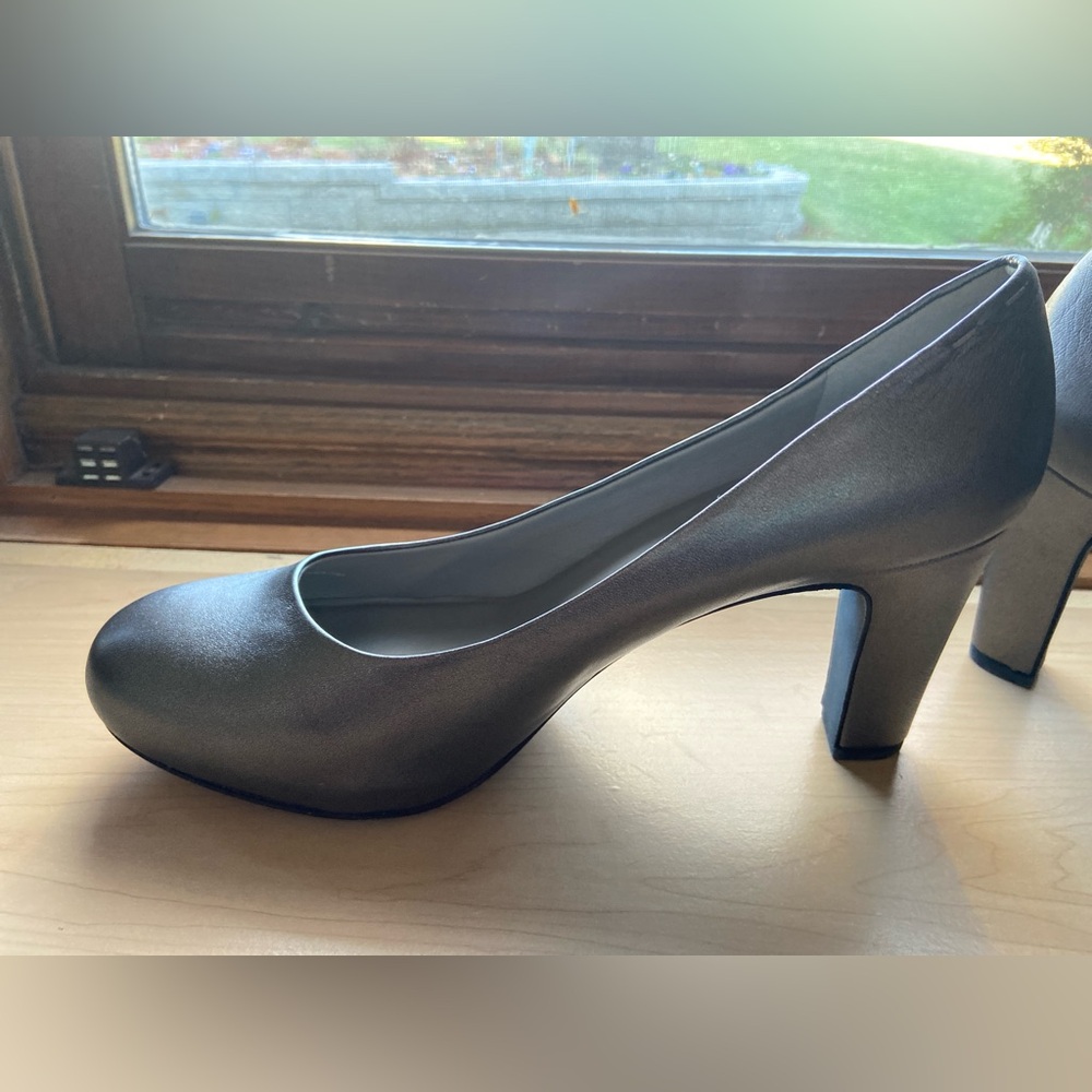 Eileen Fisher 9.5 M Dark Gray Pewter Leather Platform 3.5” Heels
